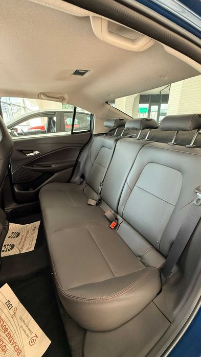 Chevrolet Onix LS mt / LTZ turbo at / Premier 2 turbo / Redline