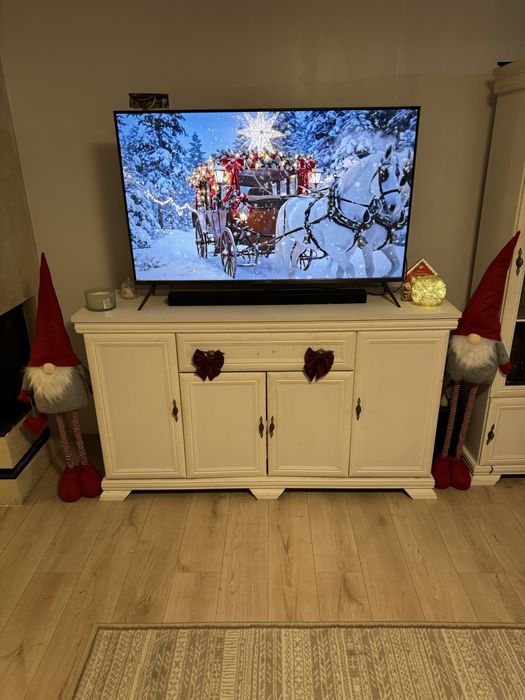 Mobilier living- comoda si vitrina