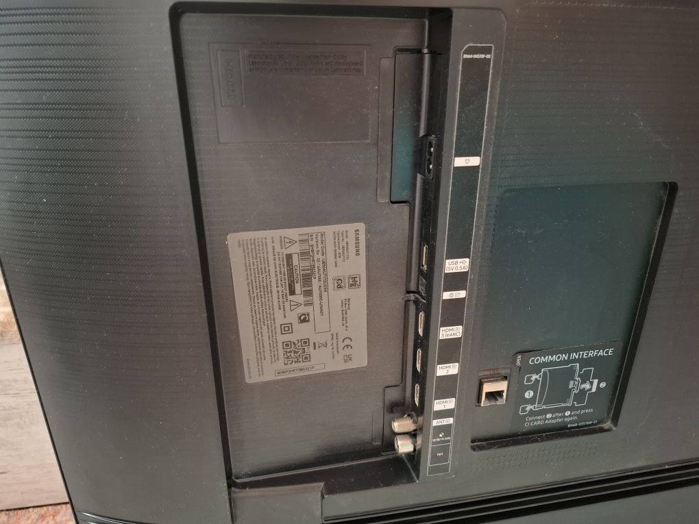 Продавам телевозор Samsung UE50AU7172 Smart, 4K, Ultra HD,LED за части