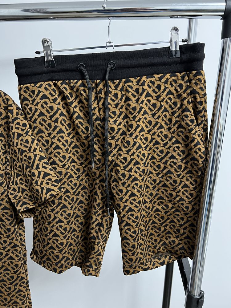Compleu BURBERRY super calitate