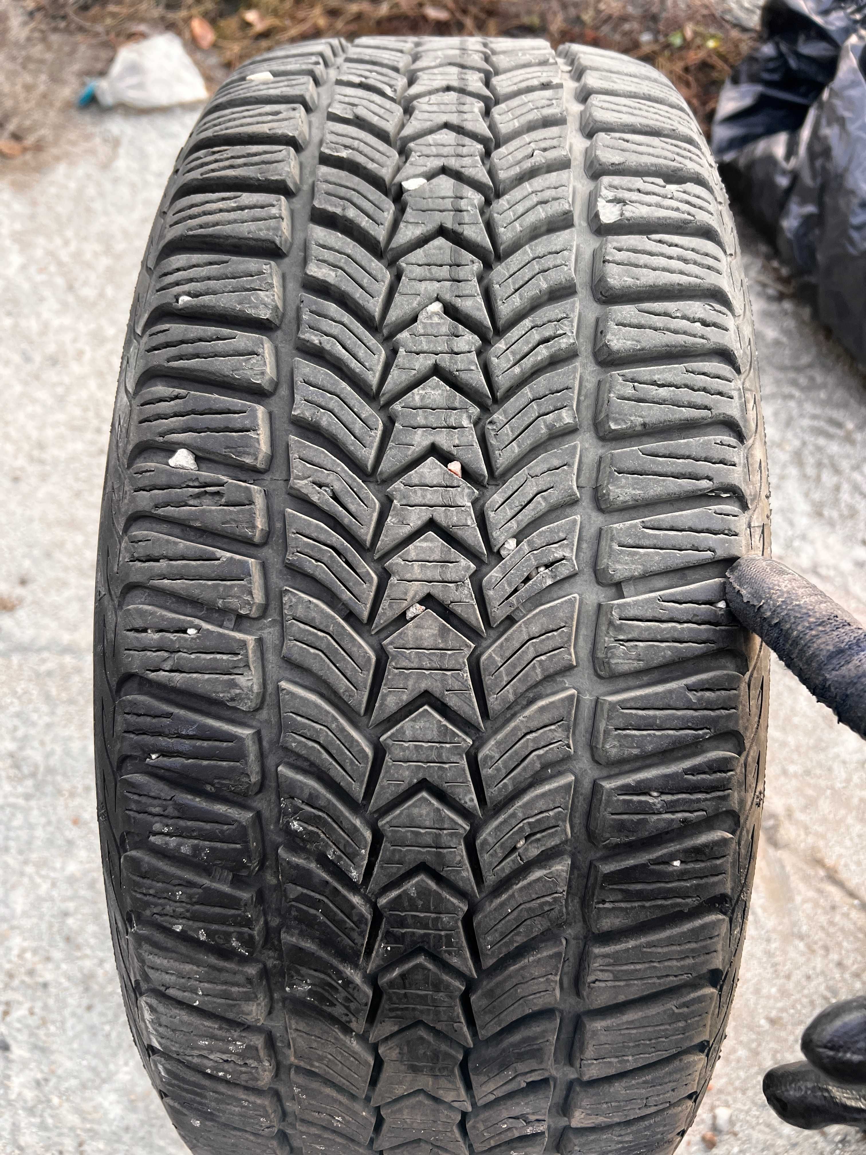 215 50 17 Debica зимни гуми 2 бр