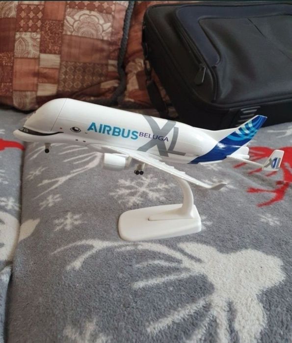 Macheta metalica avion airbus a330 beluga xl 21 cm noua