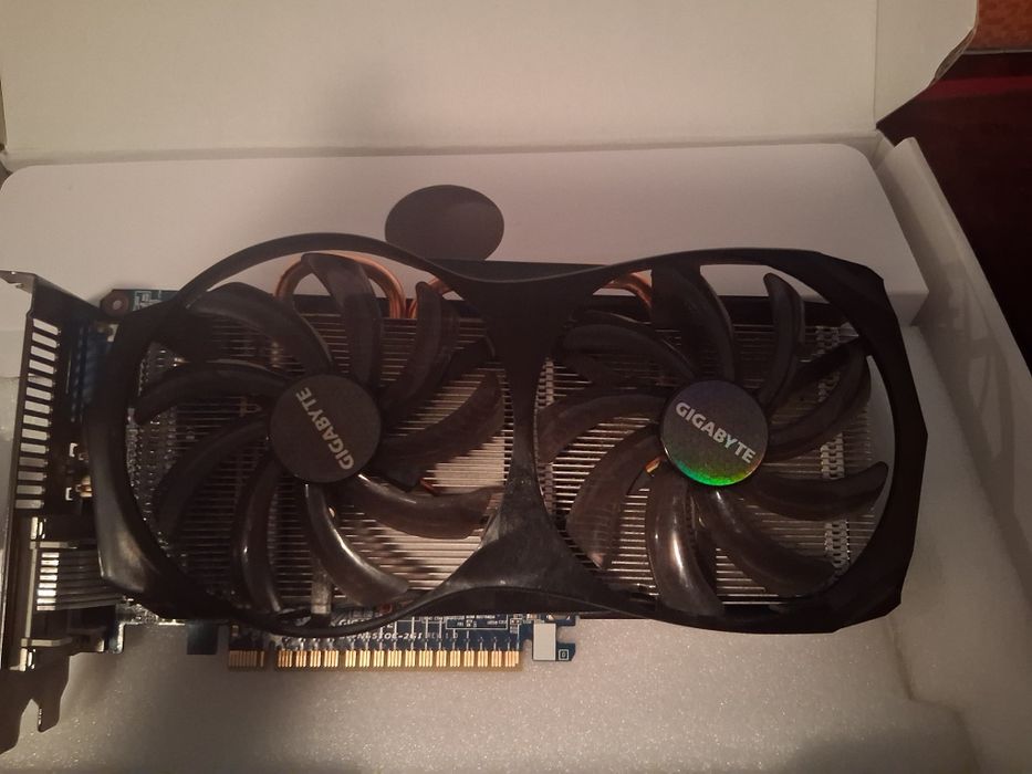 Vand placa video geforce gtx 650 ti