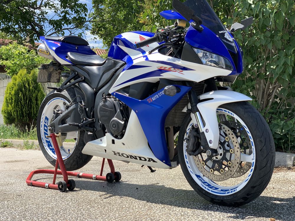 Honda CBR 600 RR ( PC40)