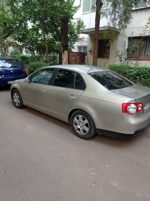 Vând Volkswagen Jeta