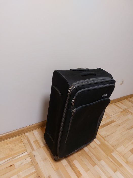 Чемодан American Tourister чёрный