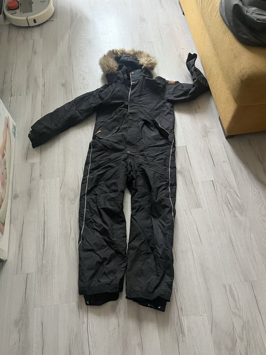 Продам комбенезон Reima