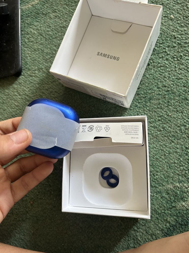 Samsung безжични слушалки buds