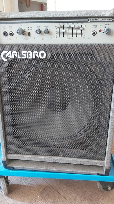 Vând combo de bas Carlsbro