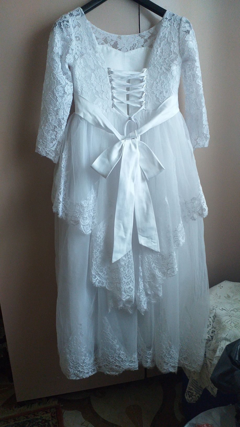 Vand rochie elegantă, talia 10(134-140cm)