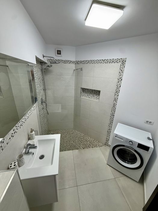 Inchiriez apartament cu 3 camere, complex ANOTIMPURI