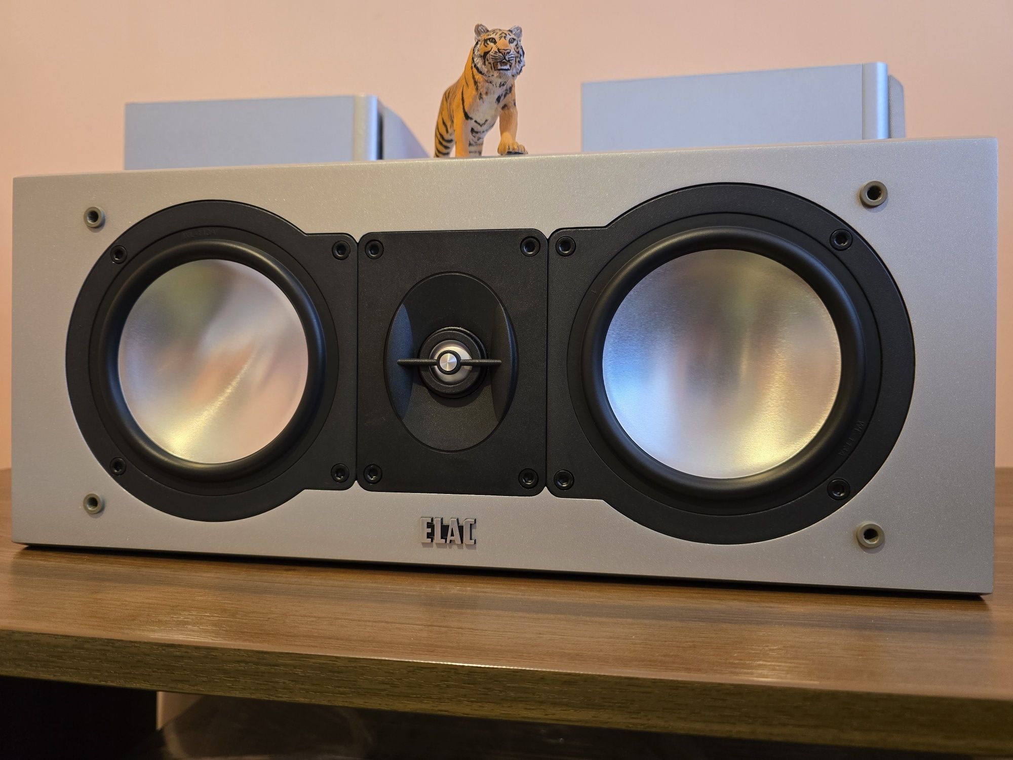 Elac CC-101.2. Boxa centru premium. Calitate de la Elac. Preț fix !