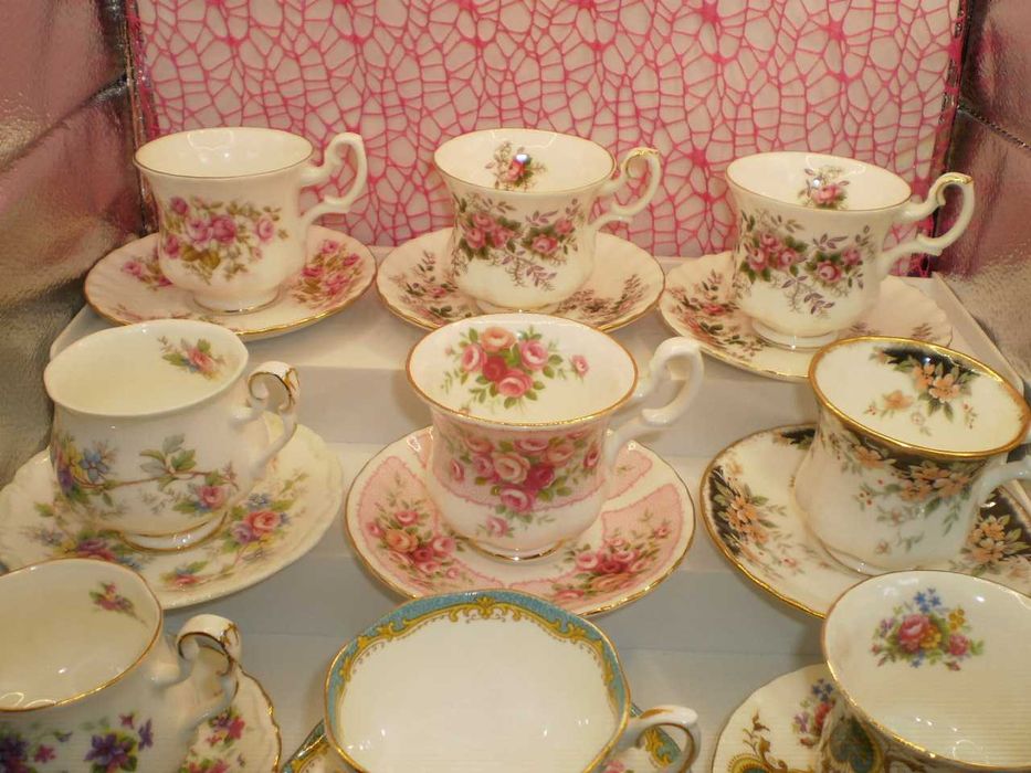 Cescute portelan Royal Albert - made in Anglia. Anii 80.