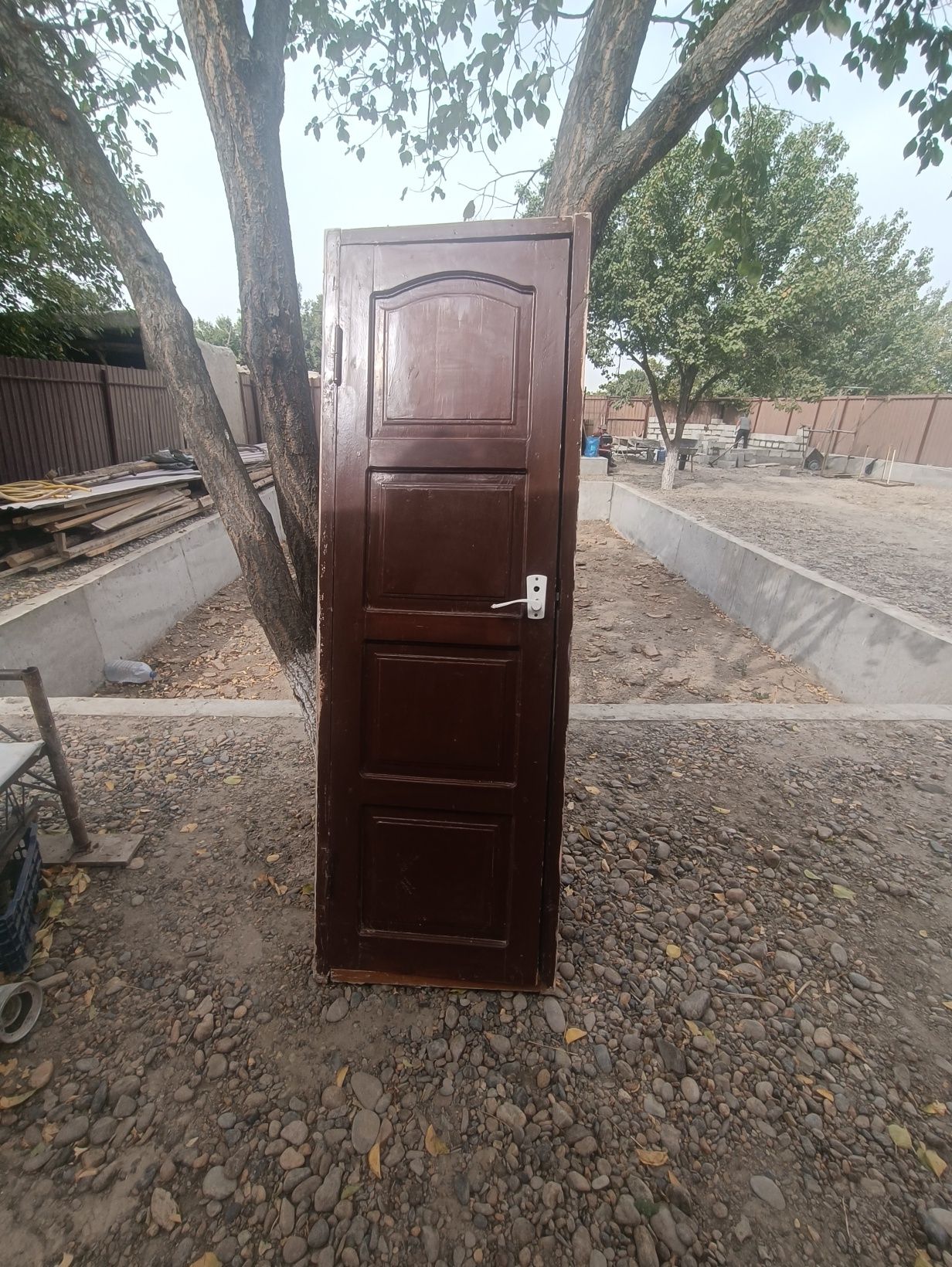 Eshiklar sotiladi