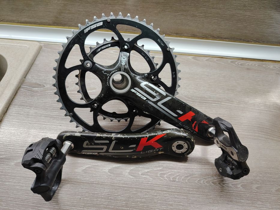 Карбонови курбели с педали