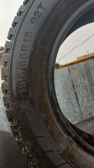 Зимние шипованые шины б/у