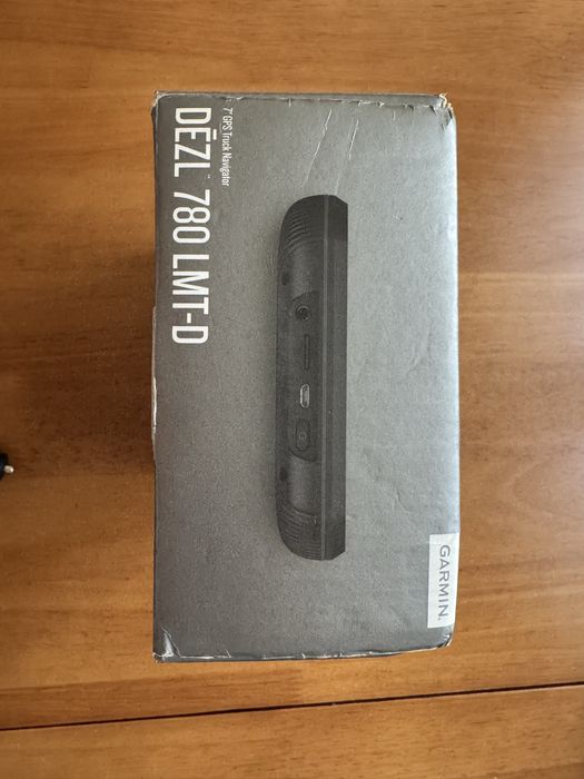 Навигация за тежкотоварни и леки атомобили GARMIN DEZL 780 LMT-D