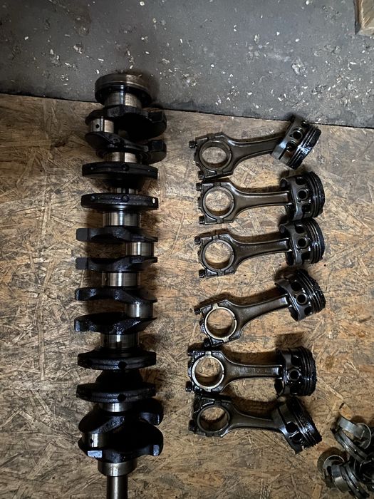 Коленвал ,шатун ,поршень