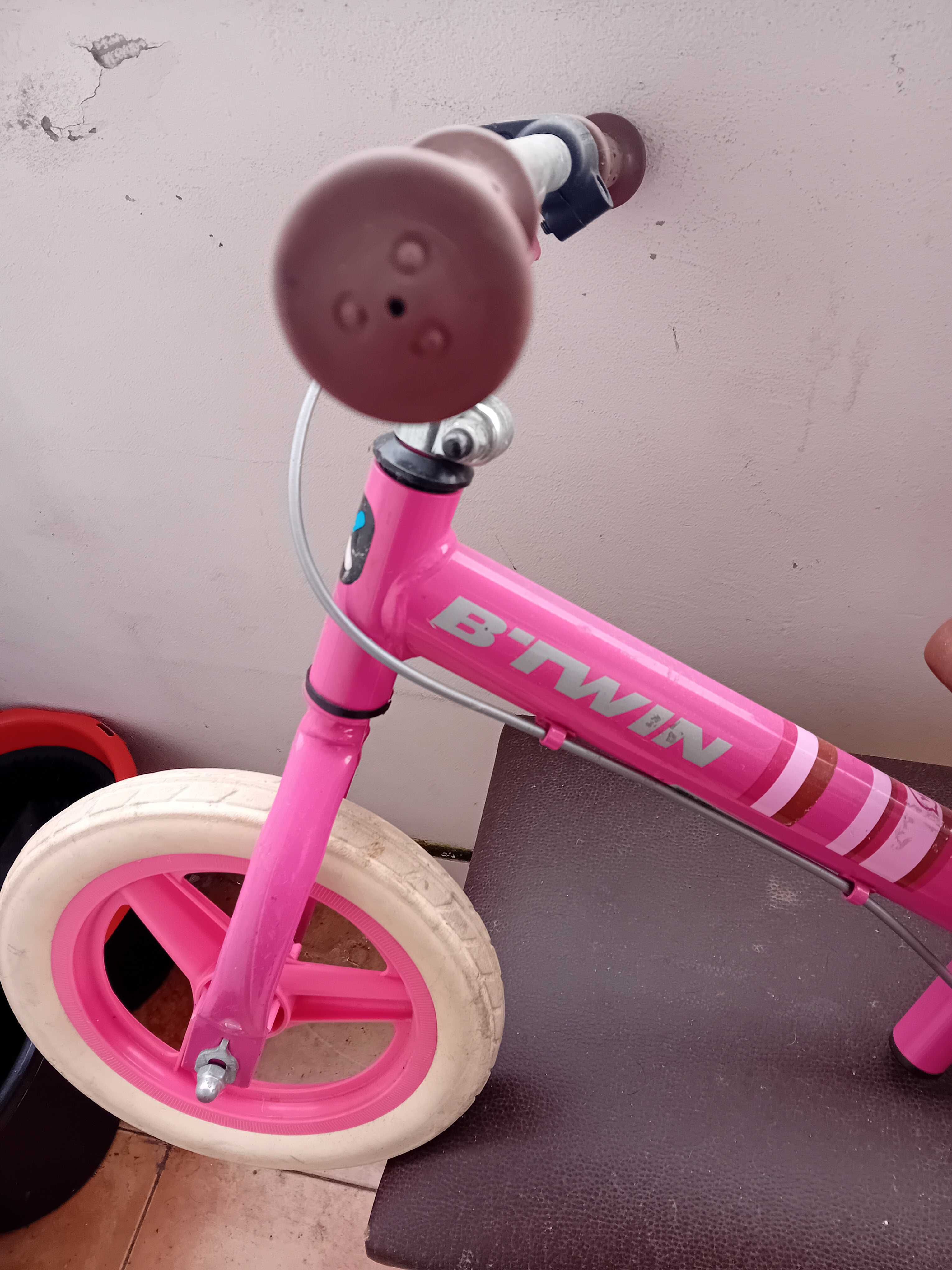 Bicicleta B-TWIN fara pedale 1-3 ani