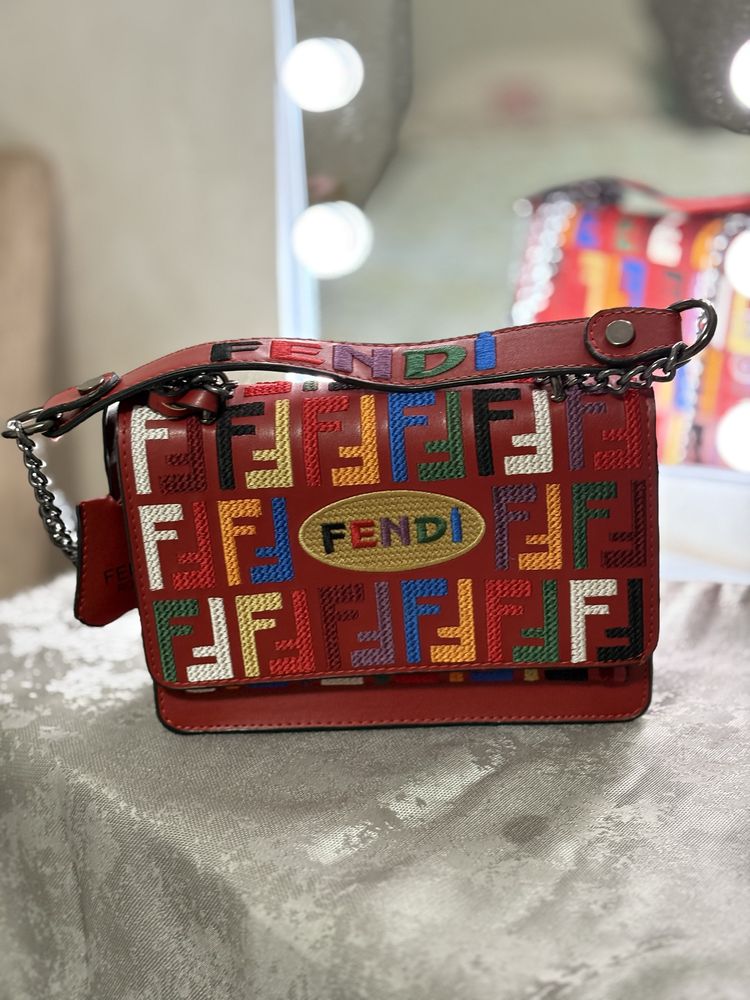 Дамска чанта Fendi