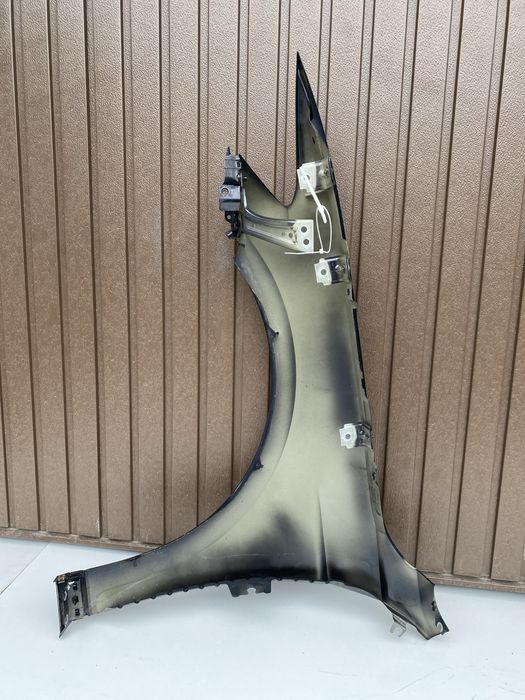 Aripa dr fata vw Passat B8 cod culoare LC9X cu suporti si bandou 2015+