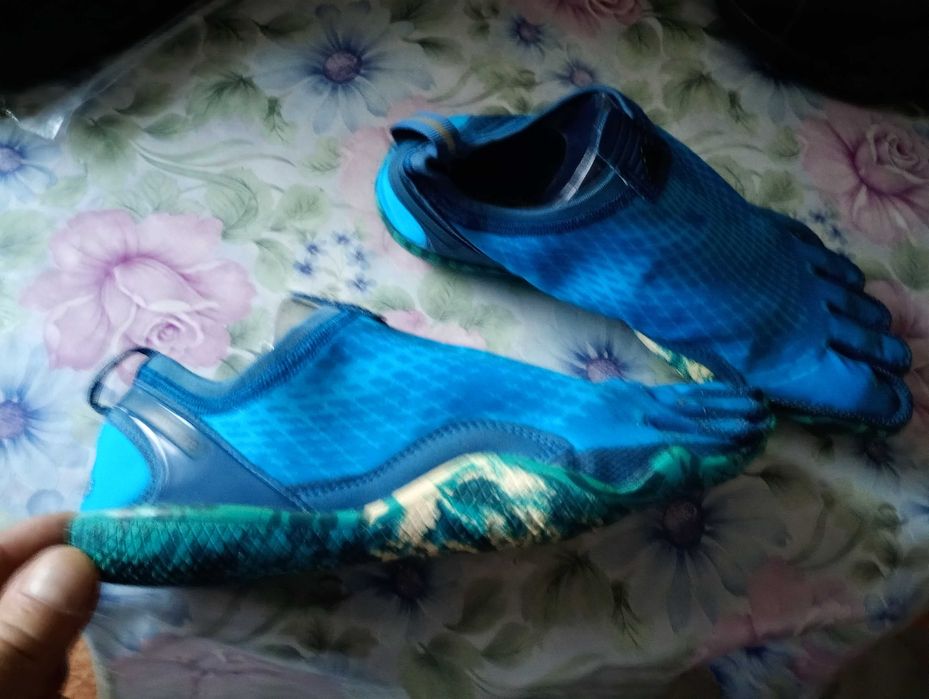 Adidas adipure маратонки пръсти