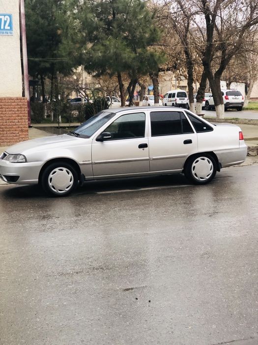 Nexia 2 1.6 Sotiladi