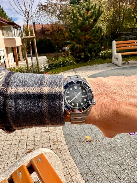 Продавам часовник Seiko Prospex Sumo SPB 323J1