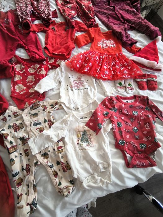 Lot haine Crăciun pentru bebeluși (mărimi 2–4 luni