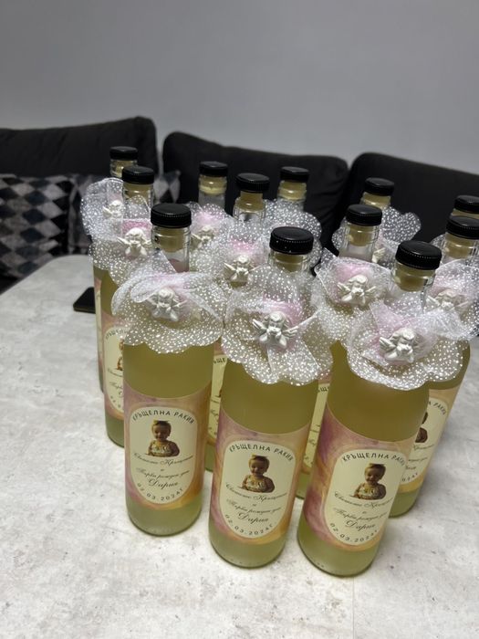 Изработване на покани, етикети за шишета и др.