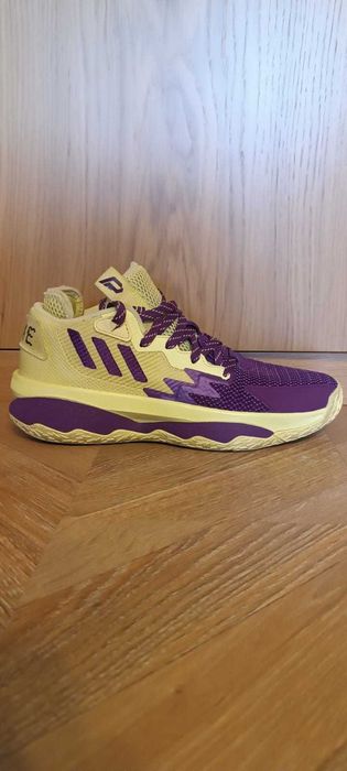 Баскетбольные кроссовки ADIDAS DAME 8 (р. 41)