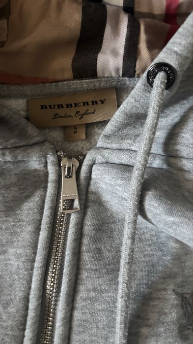 Burberry zipper