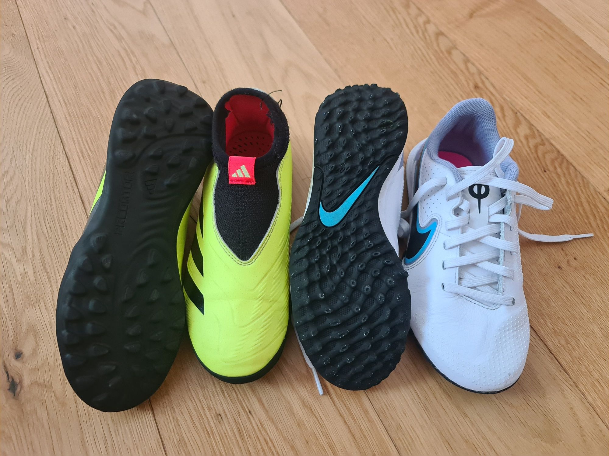 Ghete fotbal Adidas Predator marime 33 si Nike Tiempo piele marime 32
