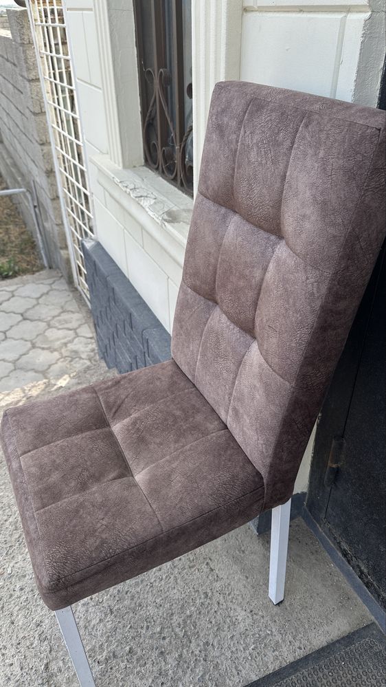 Продам стулья , не пользовались почти новые кухонные, 4 шт