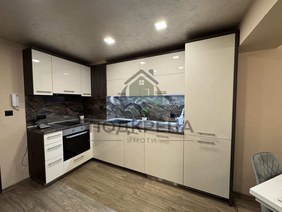 Продава се Двустаен апартамент в Пловдив, Младежки Хълм - 63 кв.м за 2445 €/кв.м - Снимка #2