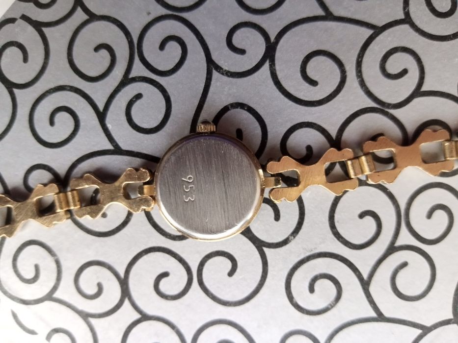 Часы женские позолоченные