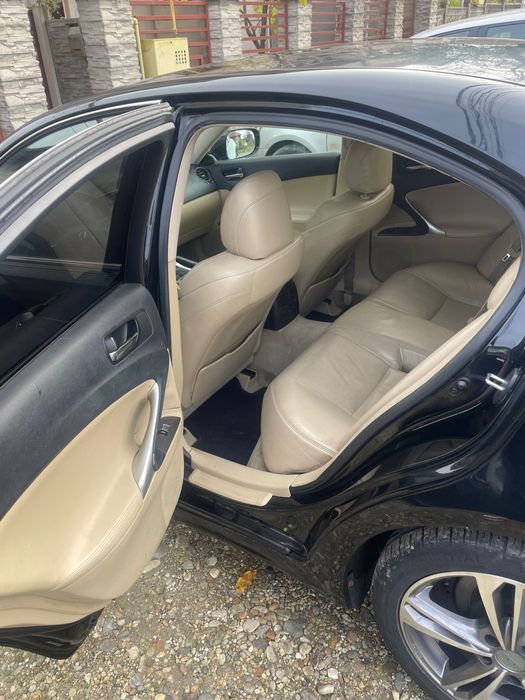 Vand Lexus is220d 2600€