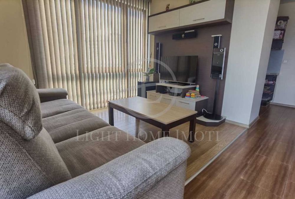 Продава се Тристаен апартамент в Пловдив, Тракия - 110 кв.м за 1882 €/кв.м - Снимка #1