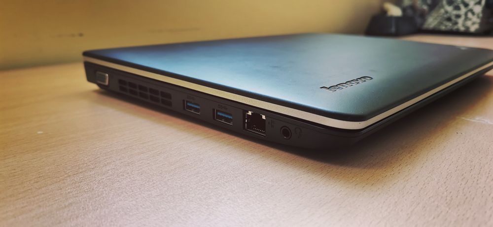 Лаптоп Lenovo e130