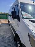 Microbuz Mercedes Benz