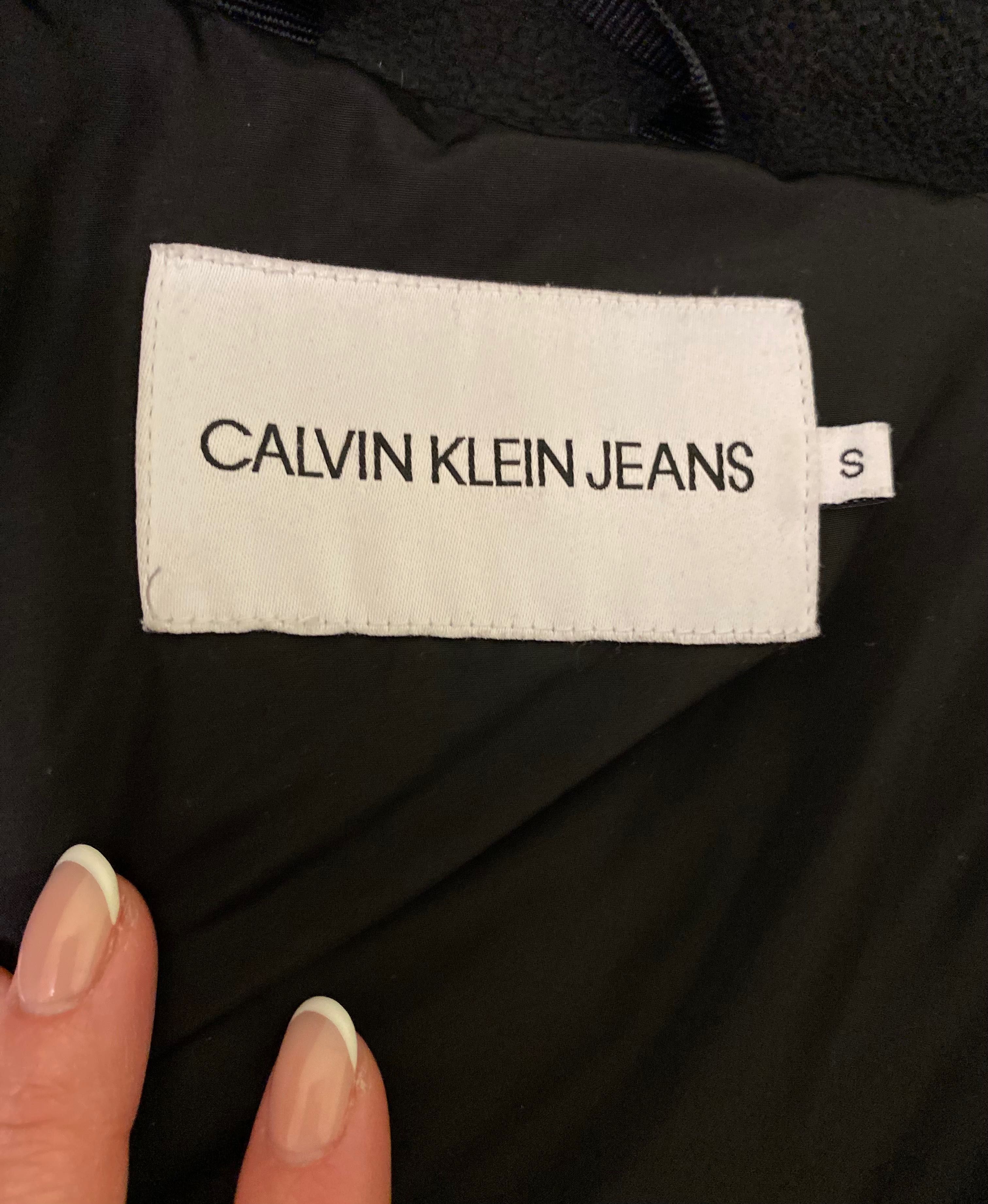 Яке Calvin Klein