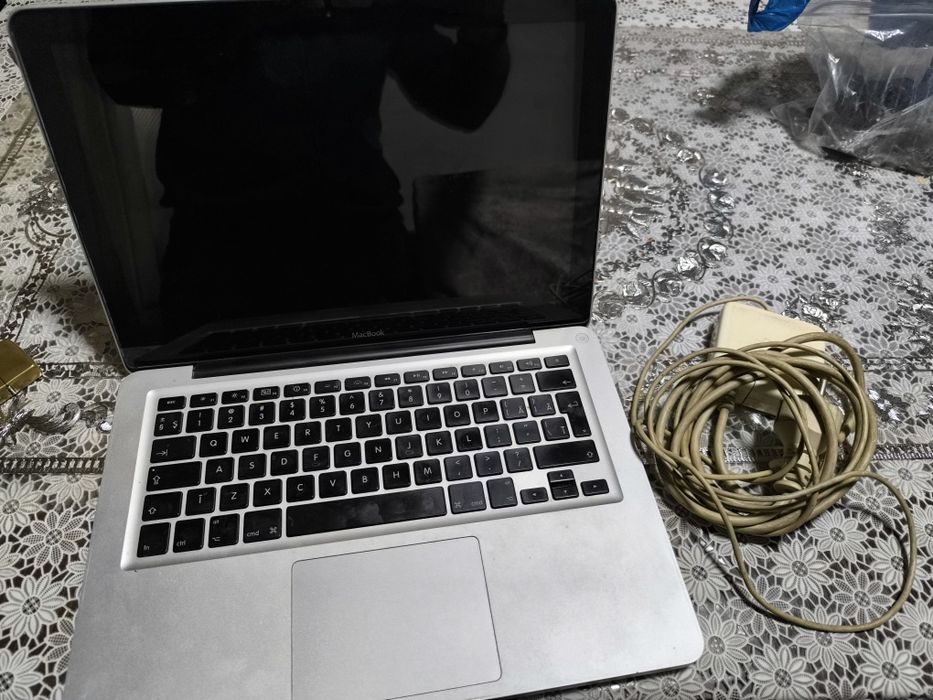 Macbook an de fabricație 2011