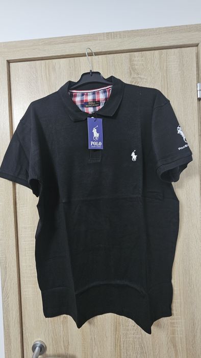 Tricouri bărbătești noi cu eticheta