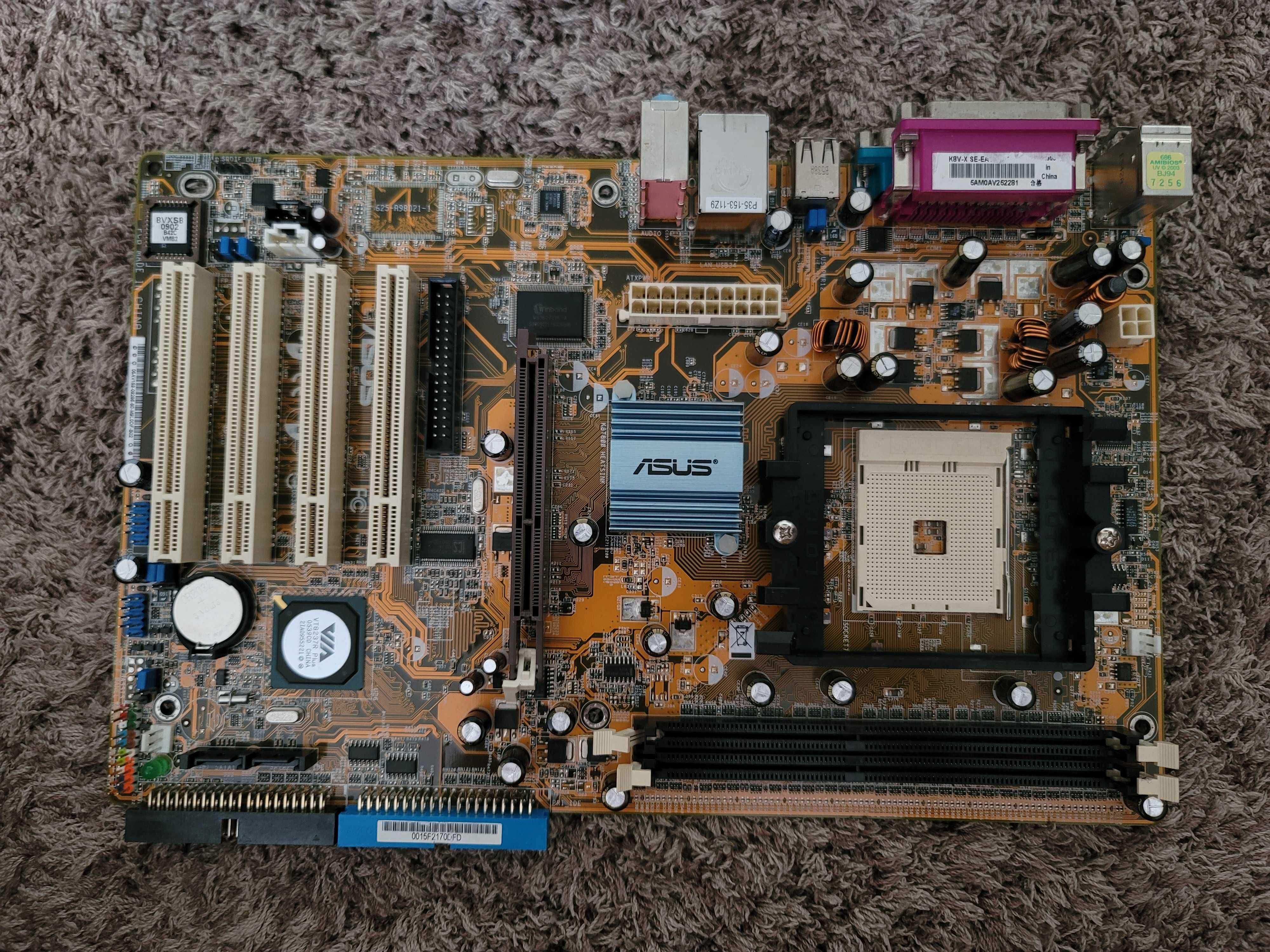 Placa de baza ASUS K8V-X SE Socket 754 de colectie vechi retro