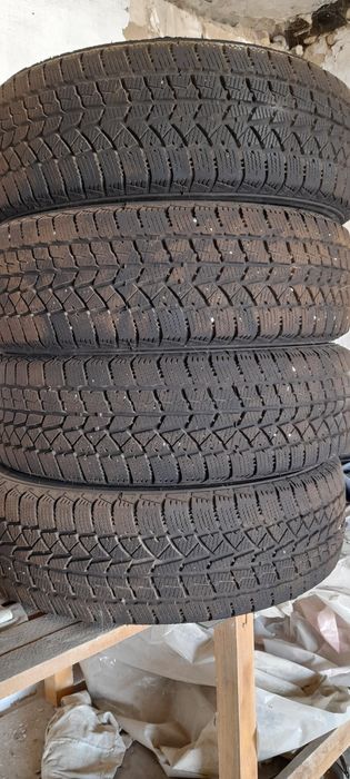 Зимние шины 185/65 R15