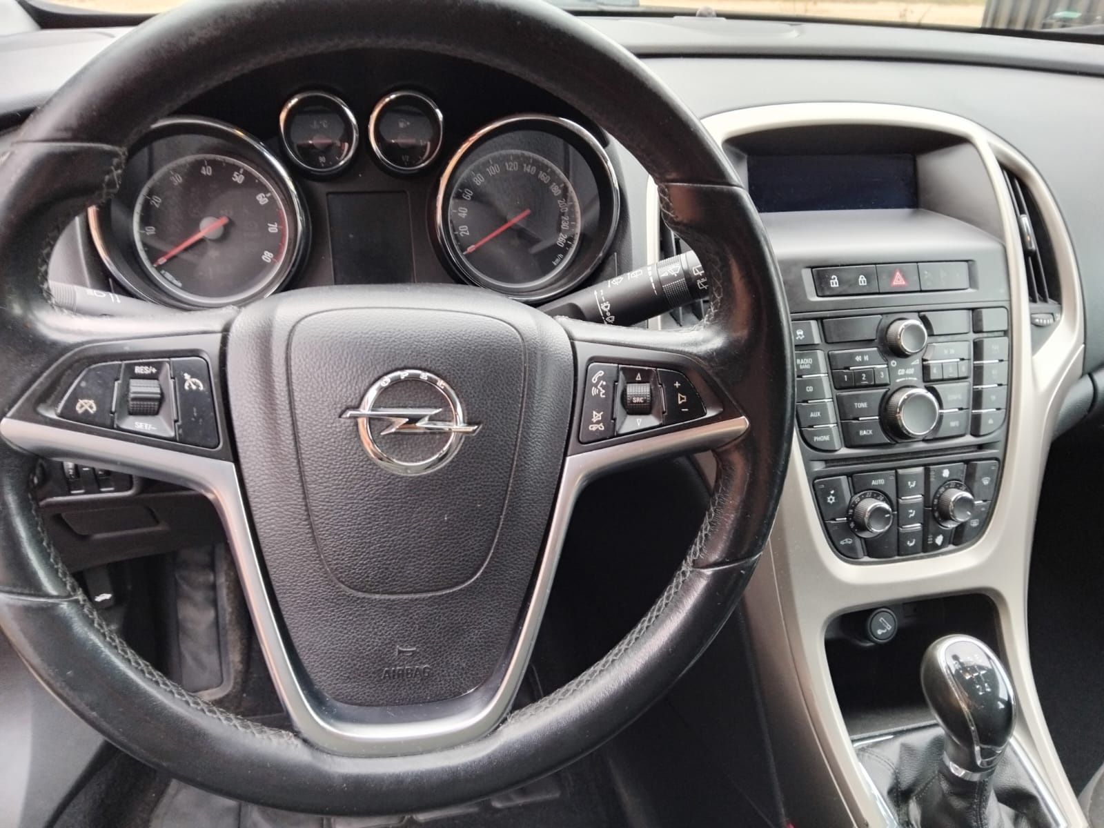 OPEL ASTRA J rulată doar în Romania