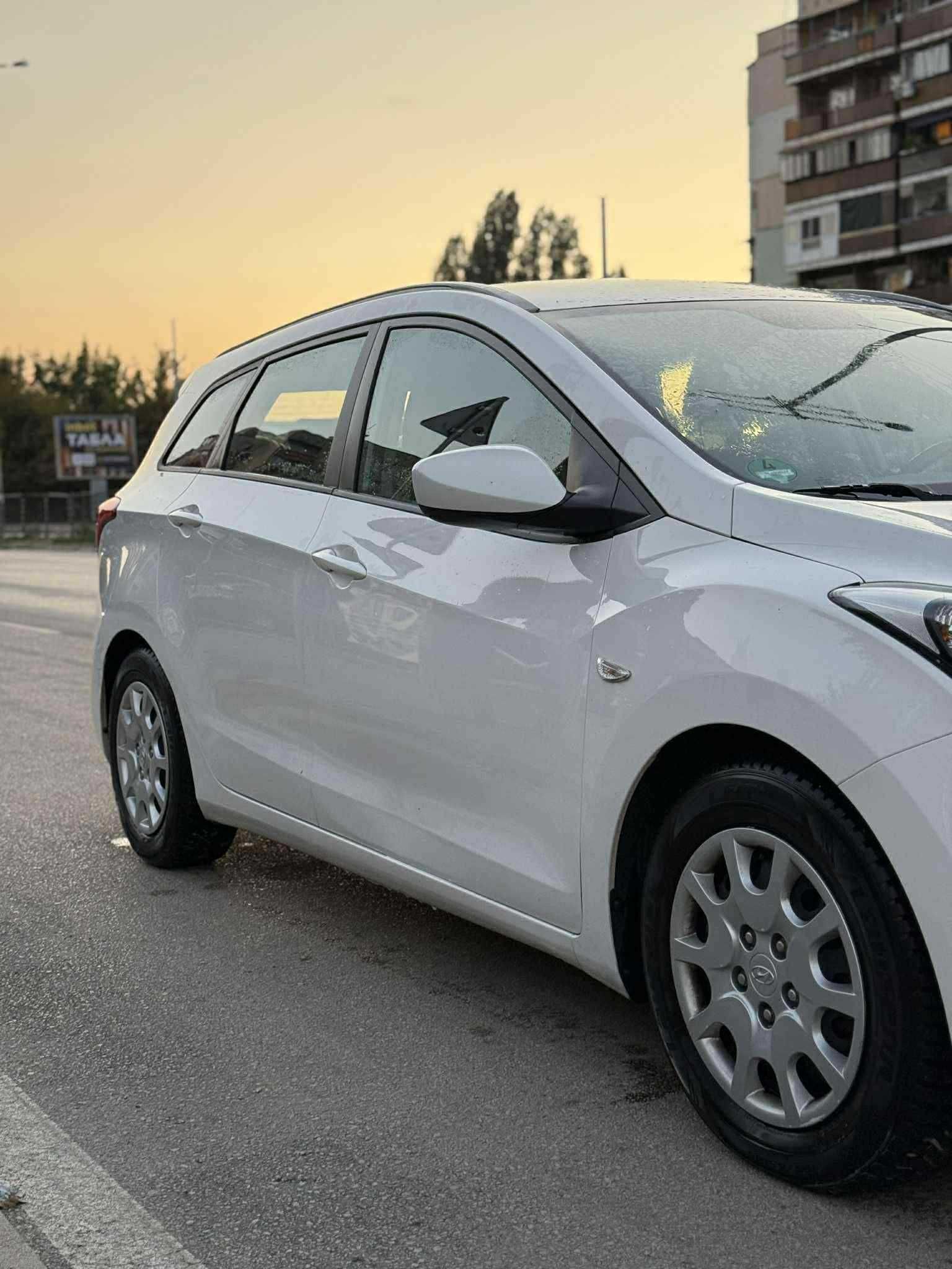 Hyundai i30 2013 1.4CRDi / подгреви / комплекр джанти