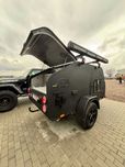 Rulotă Compactă Premium X-Line, negru, Lifestyle Camper