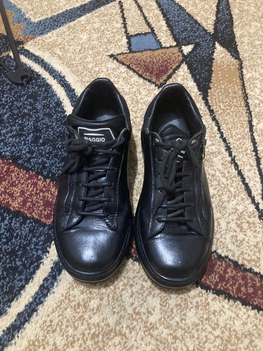 Adidași stil pantof