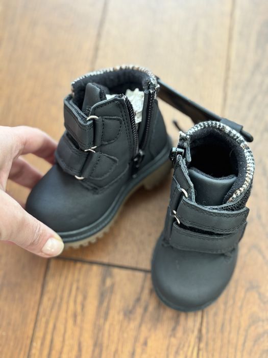 Ghete noi, marimea 20